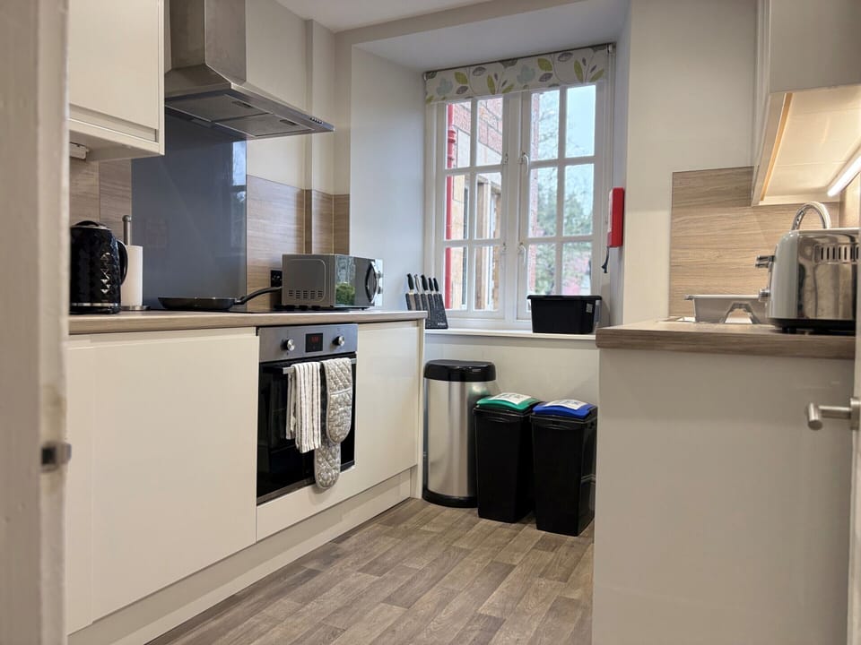 Luxury Apartment, Private Bathroom | Private kitchen | Highchair