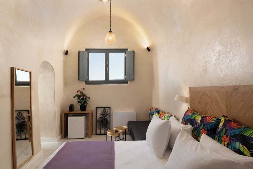 Junior Suite Private indoor / outdoor Hot Plunge Pool | 1 bedroom, in-room safe, blackout drapes, soundproofing
