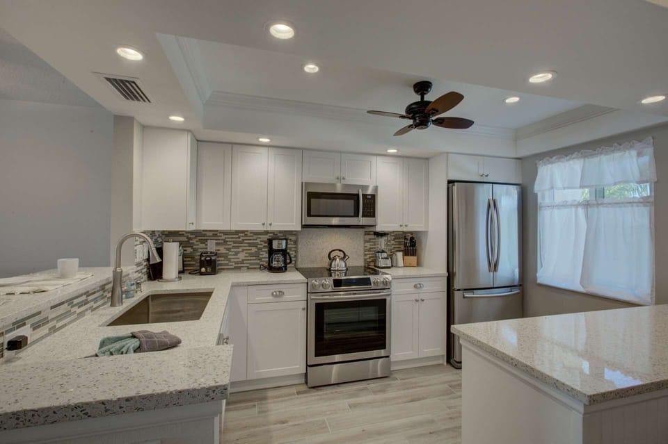 Condo (Sunrise Cove) | Exterior