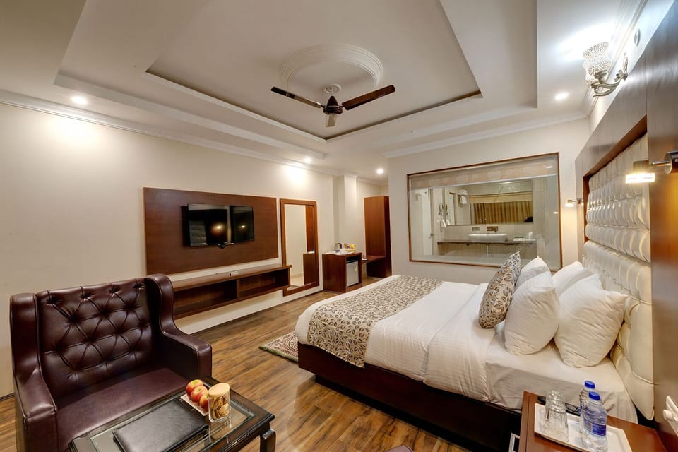 Premium bedding, minibar, desk, laptop workspace