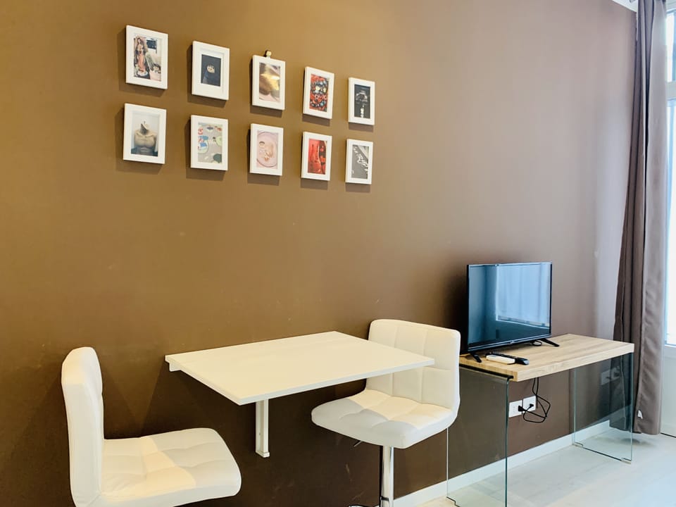 Basic Studio | Free WiFi
