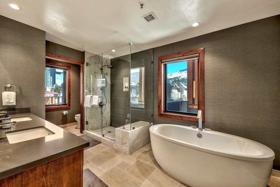 Luxury Three Bedroom Residence steps from Heavenly Village by RedAwning Apartment in Stateline