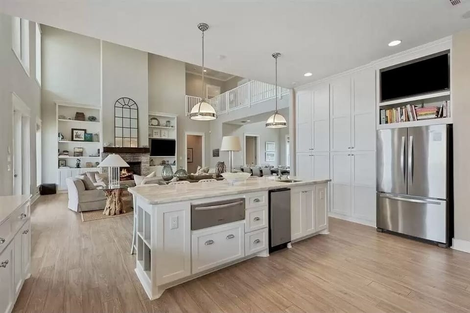 House, 6 Bedrooms | Private kitchen | Coffee/tea maker, fridge, microwave, oven