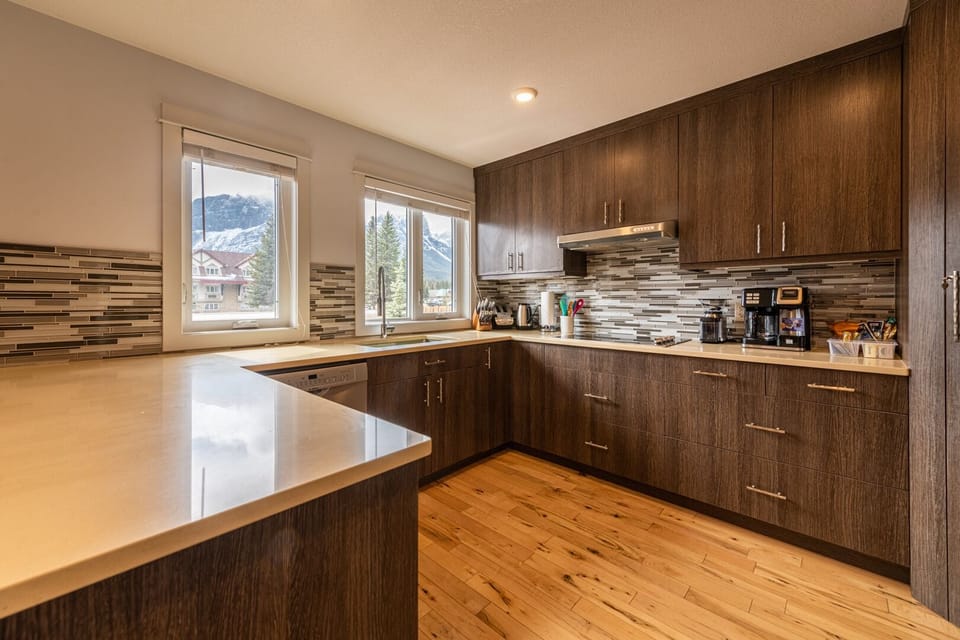 Luxury House | Private kitchen | Espresso maker, coffee/tea maker, fridge, microwave