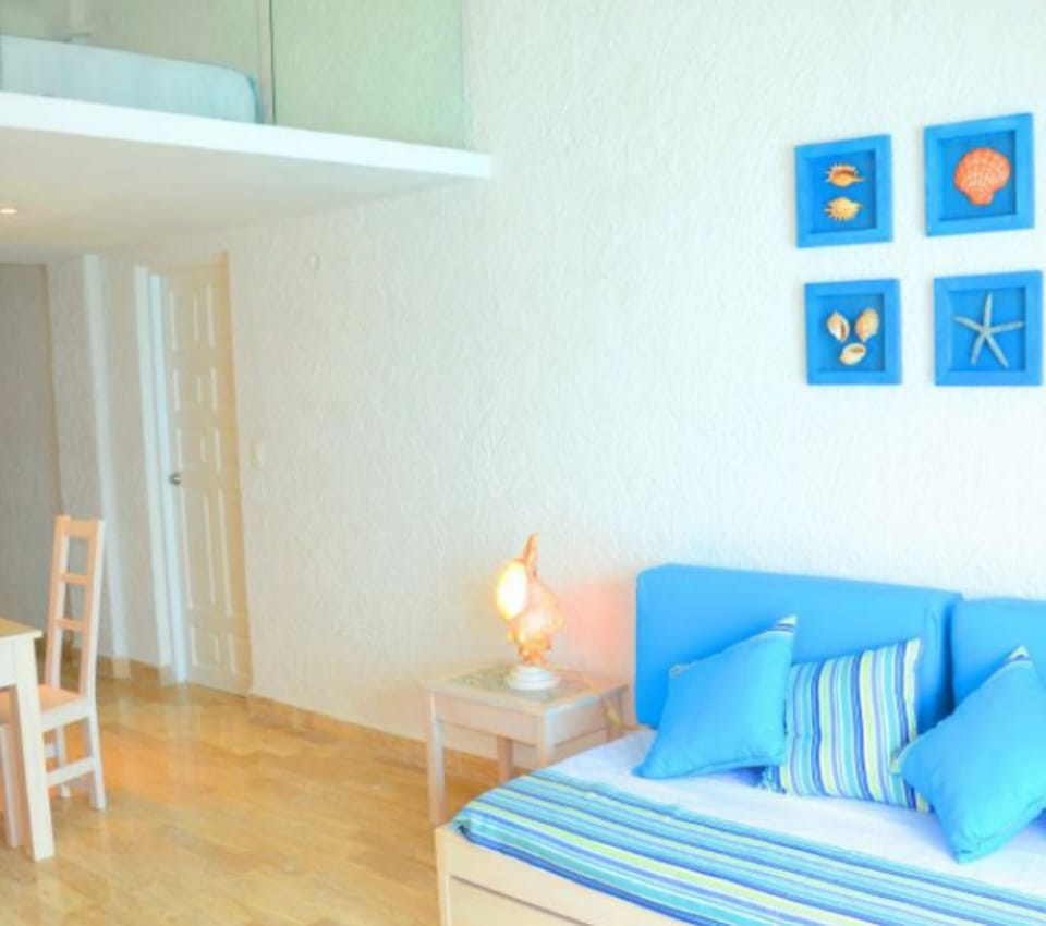Family Apartment | Living room | Flat-screen TV, heated floors