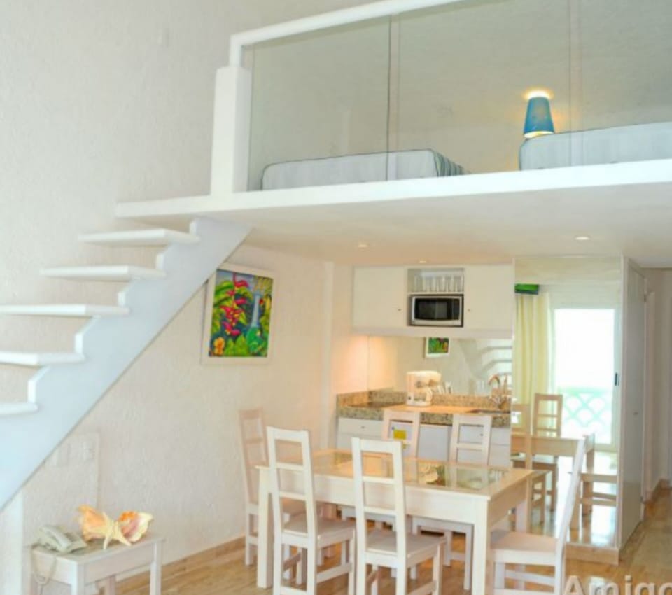 Family Apartment | Private kitchen | Cookware/dishes/utensils