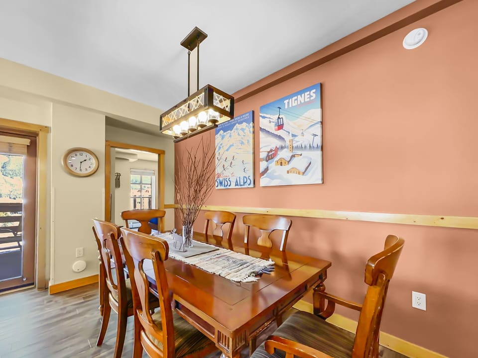 Condo, 2 Bedrooms | Dining
