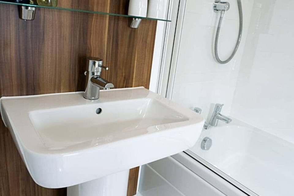 Apartment - Sleeps 4 - Balcony - Parking - Pets Ok Apartment in Hull