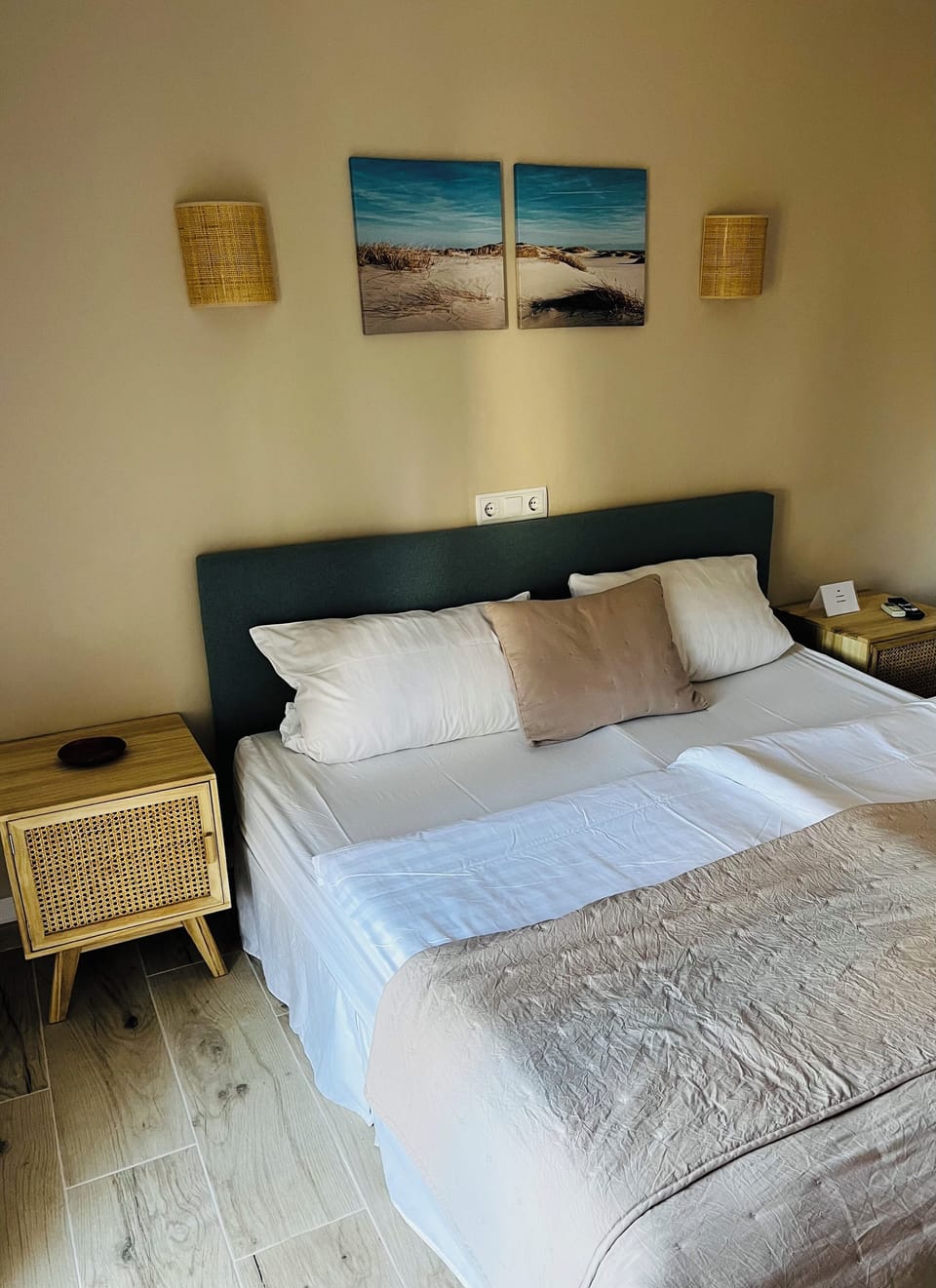Comfort Double Room, Balcony | Desk, free WiFi, bed sheets