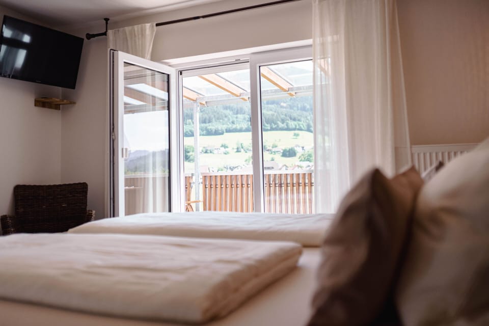 Maisonette, 1 bedroom plus extra room in Penthouse with 2 single beds | Mountain view