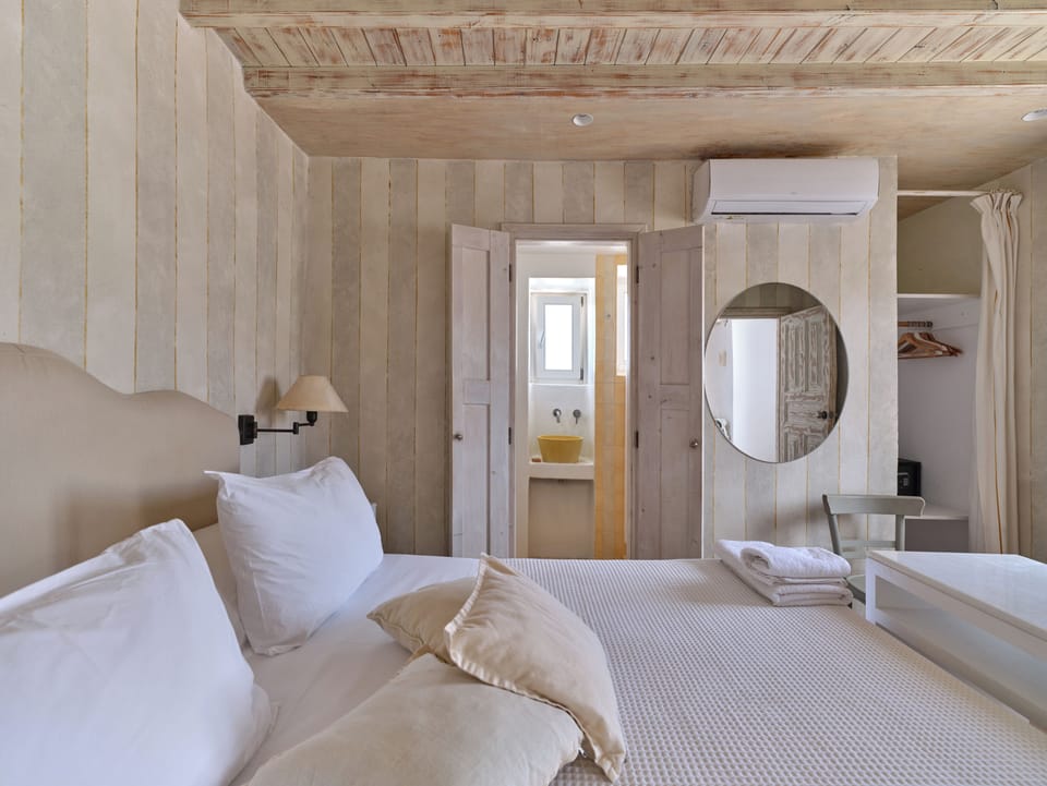 Cozy Double Room | Premium bedding, in-room safe, soundproofing, iron/ironing board