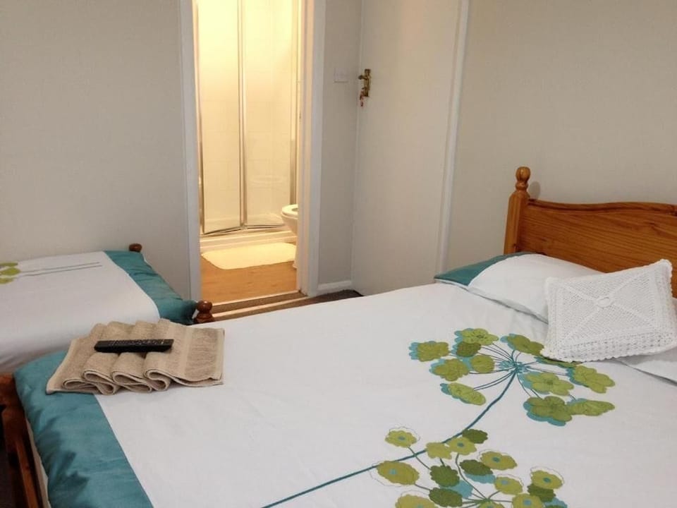 Room, 1 Bedroom, City View | 1 bedroom
