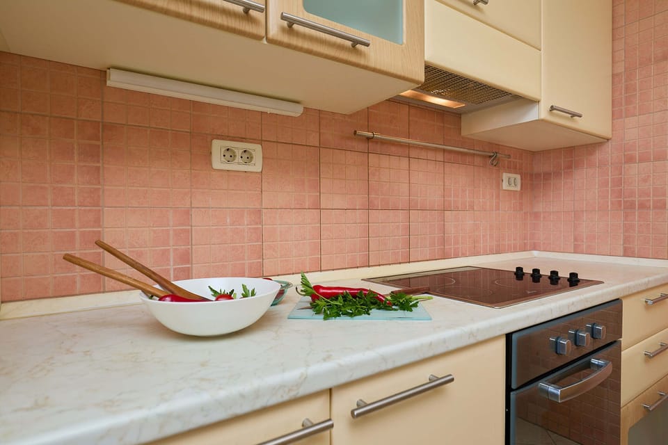 Apartment (3 Bedrooms) | Private kitchen | Fridge, oven, electric kettle, toaster
