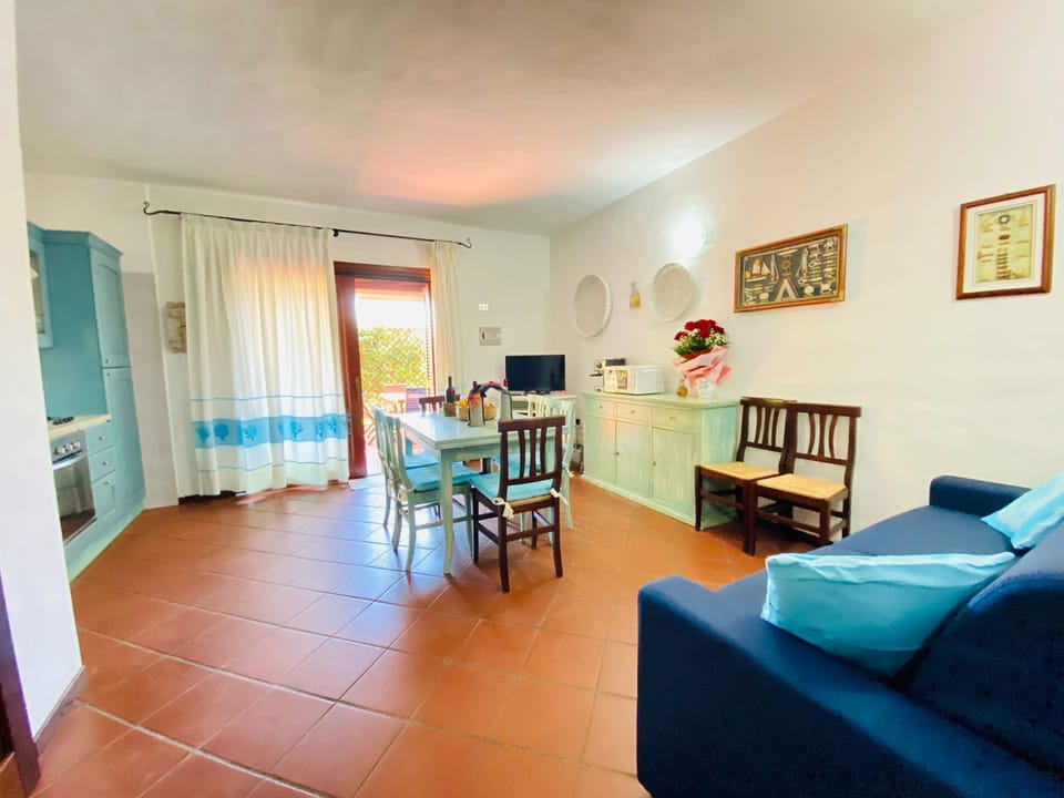 Apartment, 2 Bedrooms | Private kitchen | Full-size fridge, microwave, oven, stovetop