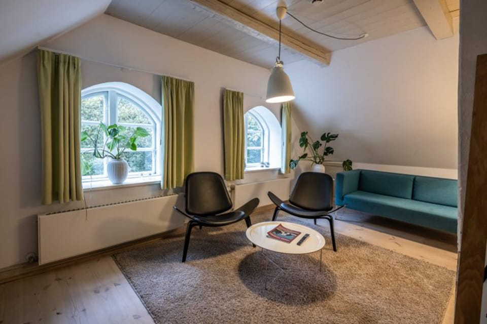 Suite | Living area | Flat-screen TV