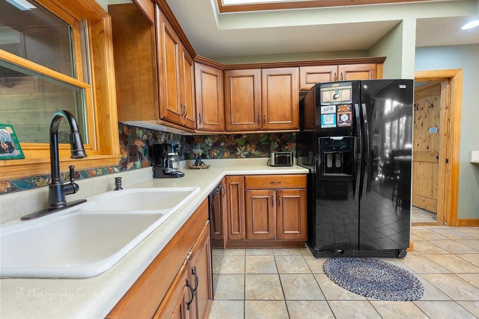 Cabin, 3 Bedrooms | Private kitchen | Fridge, microwave, oven, stovetop