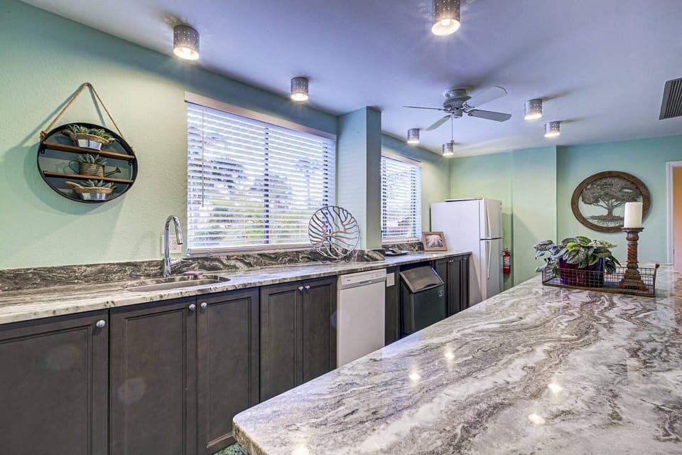 Condo (Harbor Towers 2 Bedroom Bay View) | Exterior