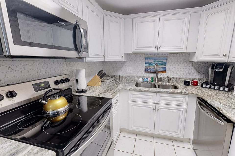 Condo (Harbor Towers 2 Bedroom Bay View) | Exterior