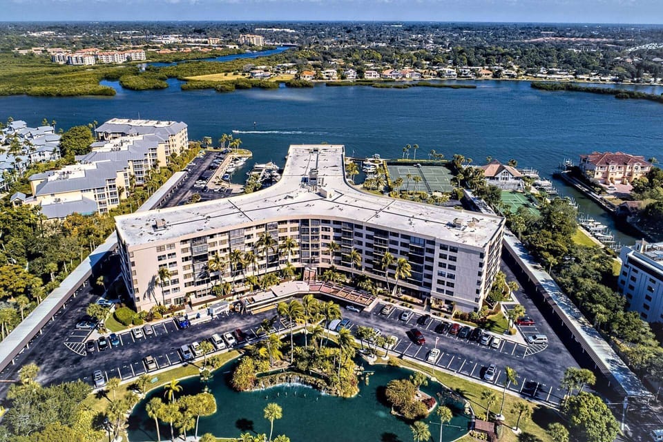 Condo (Harbor Towers 3rd Floor, Bay Views) | Exterior