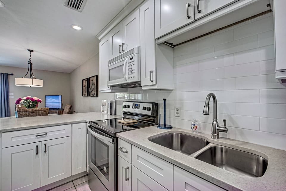 Condo (Jamaica Royale 2BR TownHome) | Exterior