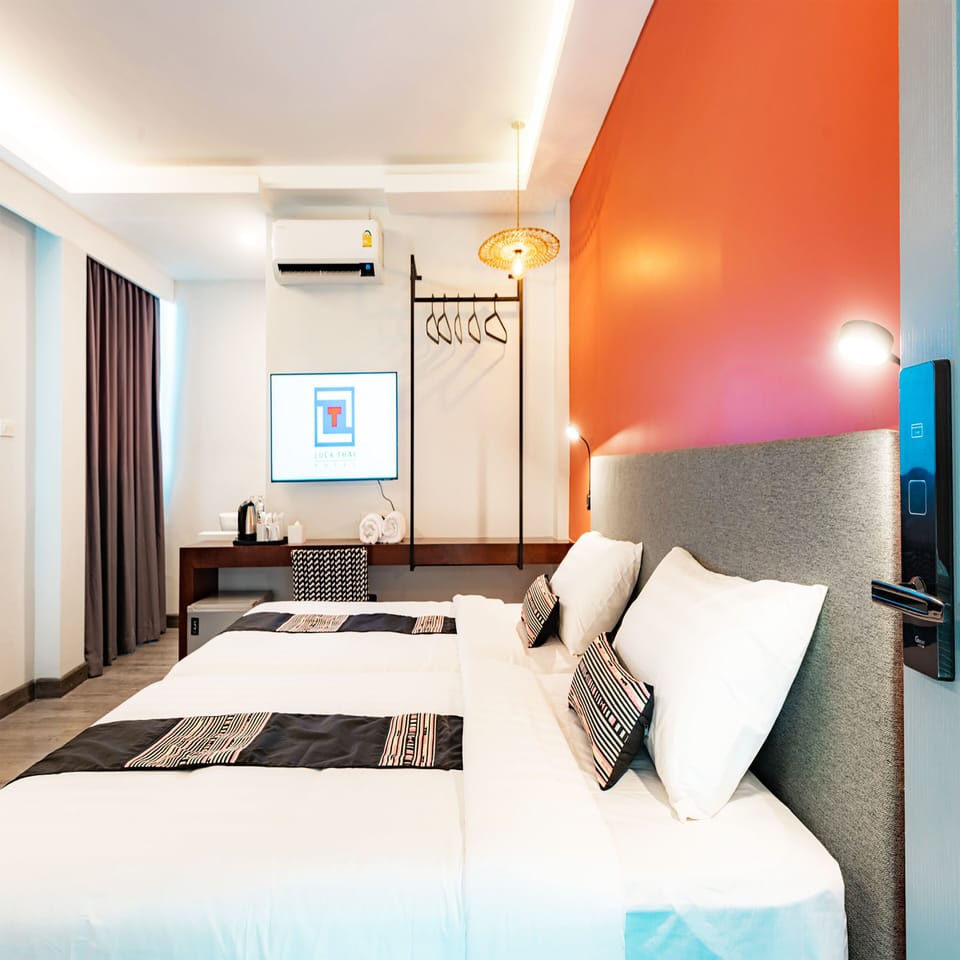 Deluxe Twin Room | In-room safe, desk, free WiFi, bed sheets