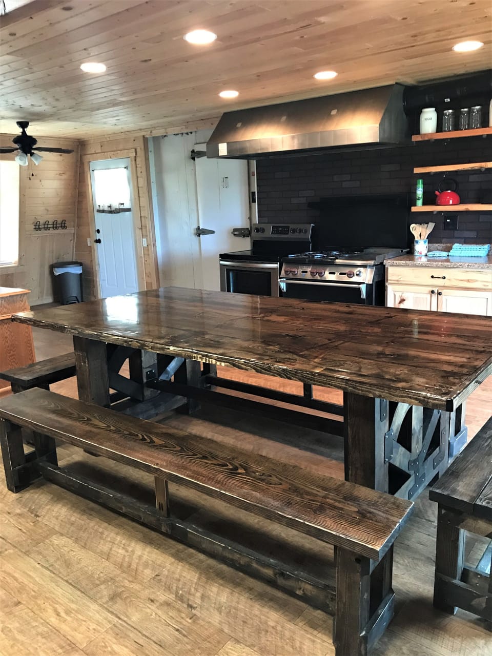 Family Cabin, Multiple Beds, Kitchen | Private kitchen | Microwave, coffee/tea maker