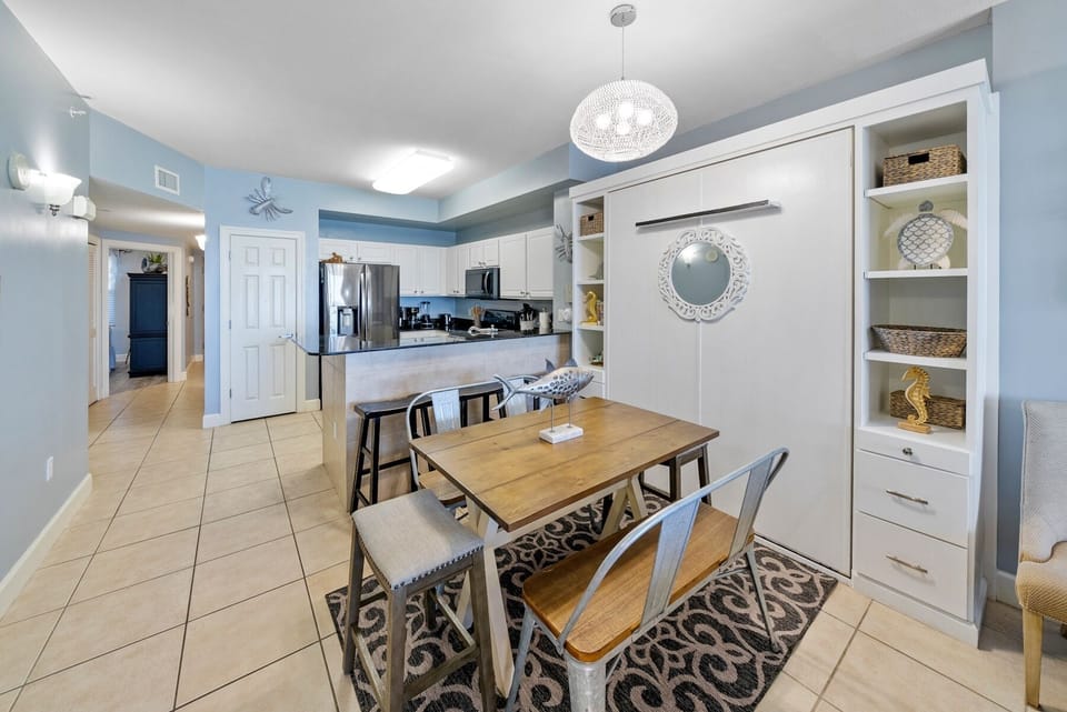Condo, 3 Bedrooms | Private kitchen | Fridge, oven, coffee/tea maker, toaster