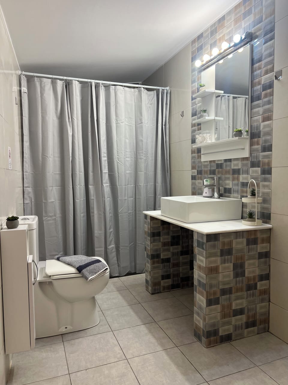 Standard Double Room | Bathroom | Shower, hair dryer, towels, soap