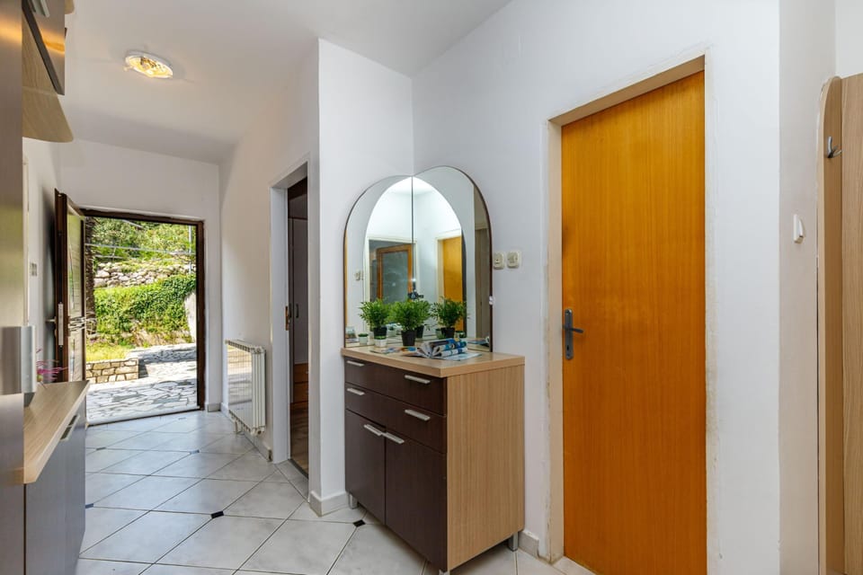 Family Apartment, 3 Bedrooms, 2 Bathrooms (Beachside Apartment Krk) | Interior
