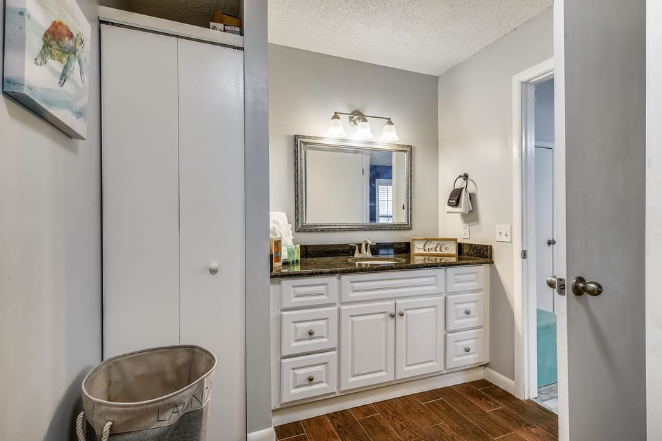 Feeling Tip'Sea by Book That Condo House in Lower Grand Lagoon