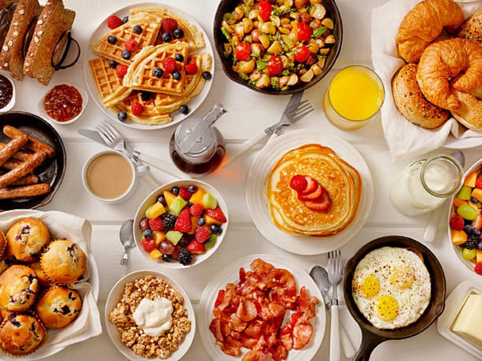 Daily continental breakfast (AED 80 per person)