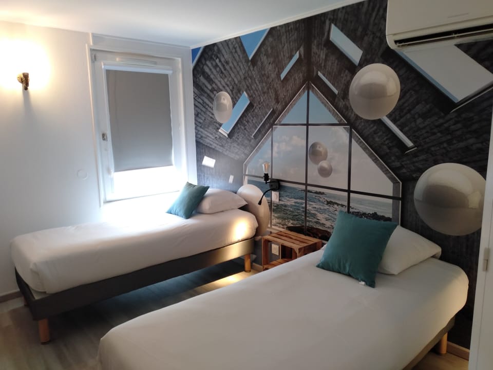 Premium bedding, WiFi (free), individually decorated, bed sheets