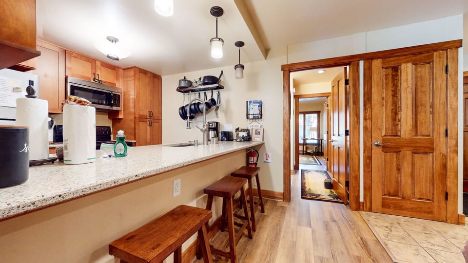 Condo, 1 Bedroom | Private kitchen | Fridge, microwave, oven, dishwasher