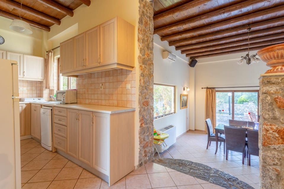 House | 4 bedrooms, soundproofing, WiFi