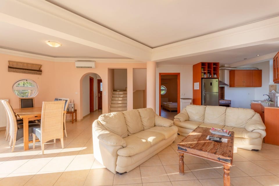 House | 5 bedrooms, WiFi