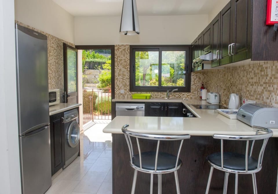 Villa | Private kitchen | Cookware/dishes/utensils