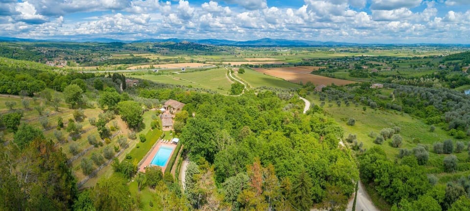 House | 5 bedrooms, WiFi