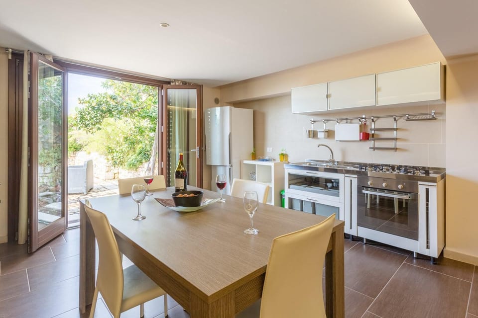 House | 5 bedrooms, WiFi