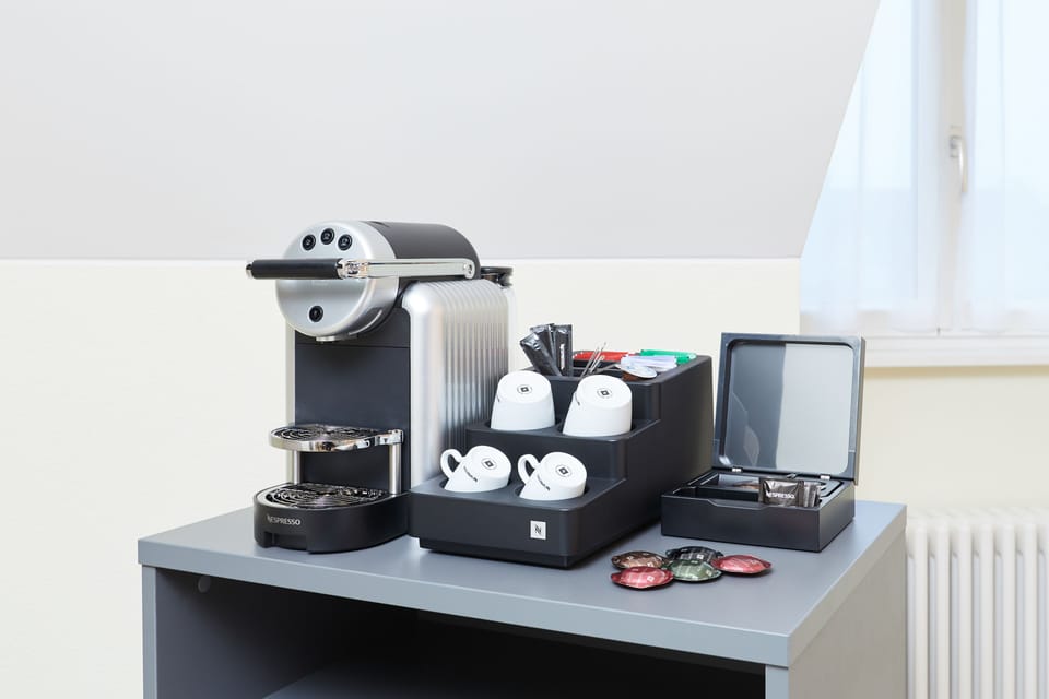 Roof Deluxe Room | In-room dining