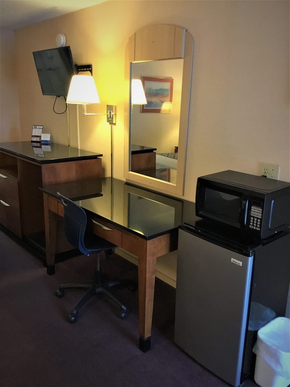 32-inch TV with cable channels, pay movies