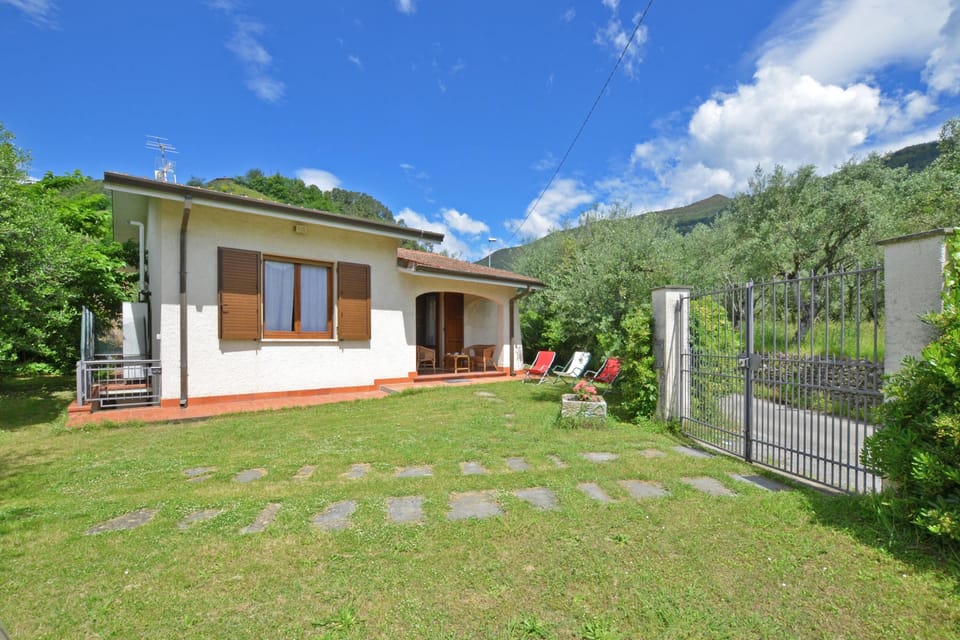 Family House, Multiple Bedrooms, 2 Bathrooms (Casa Rosalba) | Garden