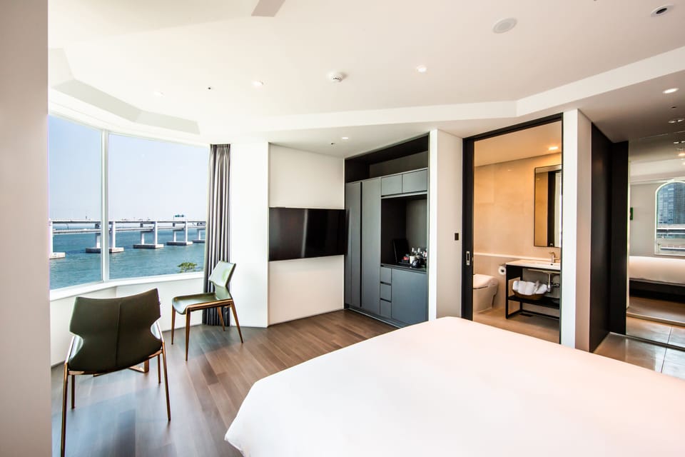 Luxury Double Room | Down comforters, blackout drapes, soundproofing, free WiFi