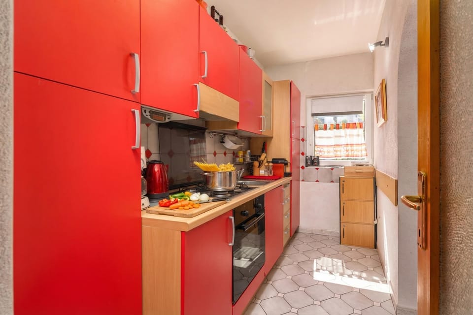 Family Apartment, 3 Bedrooms, Balcony (Seaview Apartment Micika Krk Island) | Private kitchen | Dining tables