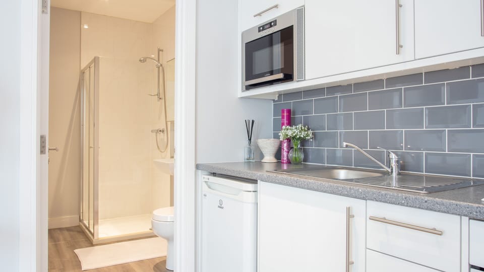 Modern Apartment in Stratford Upon Avon With Parking Wifi and Netflix Apartment in Stratford-upon-Avon