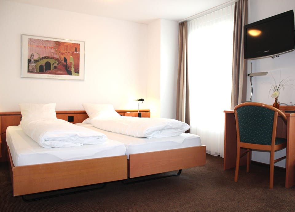 Double Room (Relax) | In-room safe, desk, blackout drapes, soundproofing