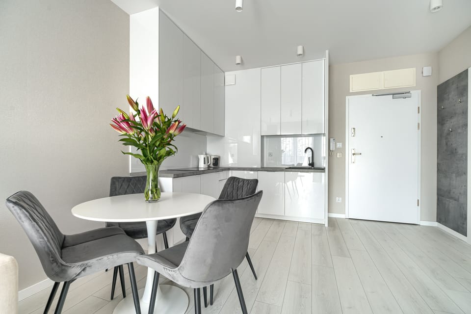 Apartment, 1 Bedroom (48) | Living area | 50-inch LED TV with cable channels, TV