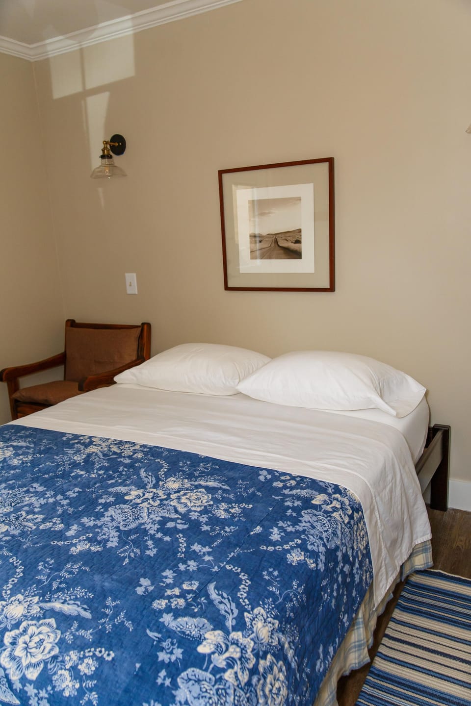 Studio | Desk, laptop workspace, iron/ironing board, free WiFi