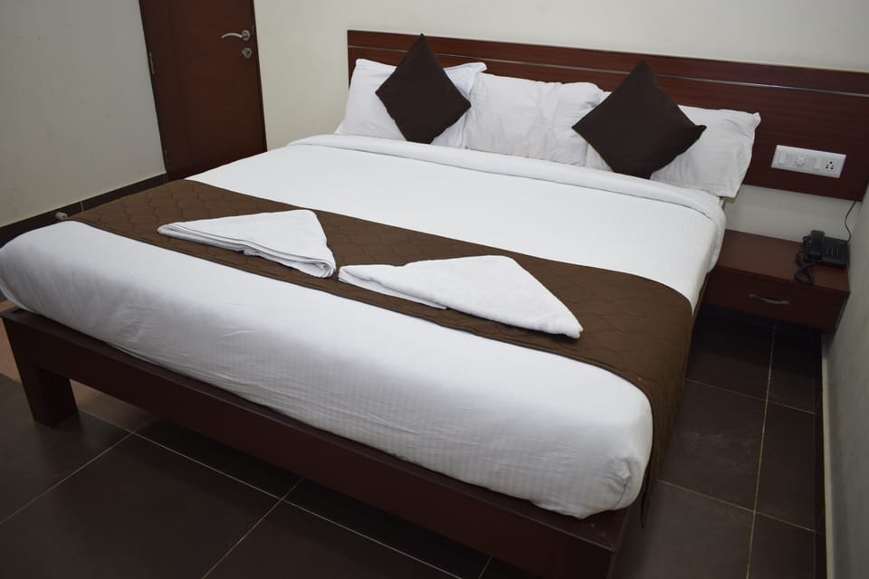 Rollaway beds (surcharge), WiFi (free), bed sheets