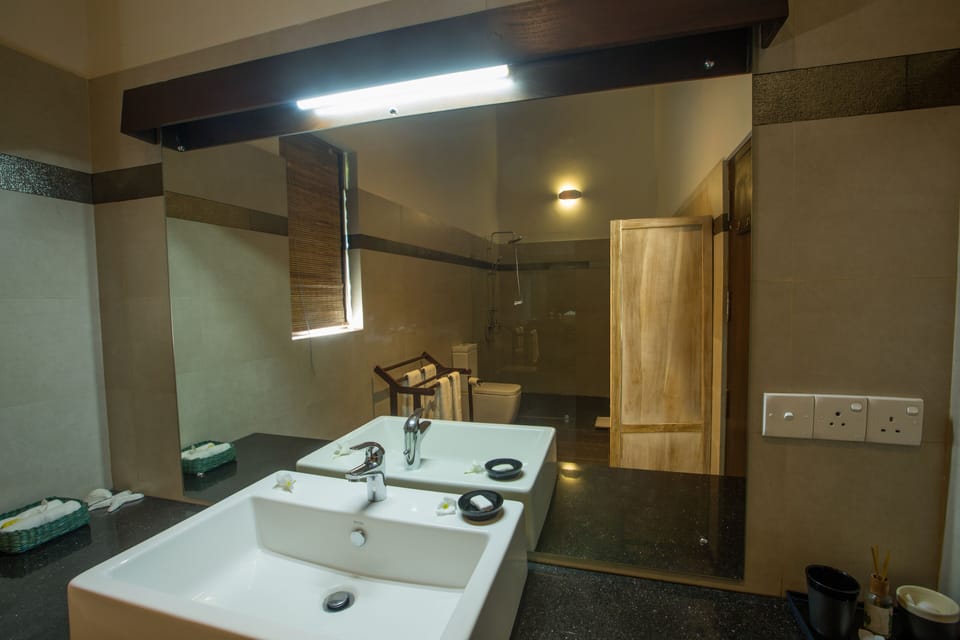 Free toiletries, bathrobes, towels