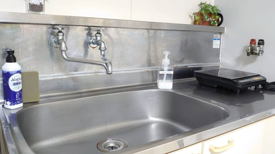 Basic Room, Non Smoking | Private kitchenette | Fridge, microwave, electric kettle, griddle